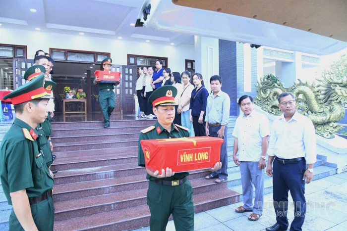 Vĩnh Long phối hợp bàn giao mẫu hài cốt liệt sĩ phục vụ giám định ADN