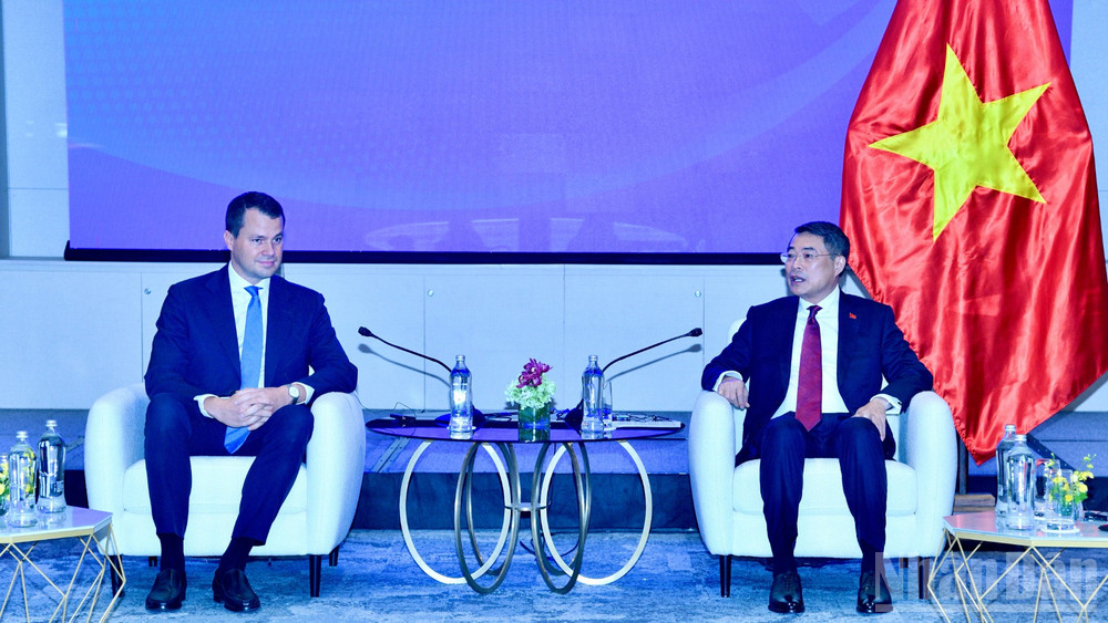 Thủ tướng Lê Minh Hưng tiếp ông Stephan Mergenthaler, Giám đốc điều hành Diễn đàn Kinh tế thế giới (WEF). (Ảnh: THANH GIANG)
