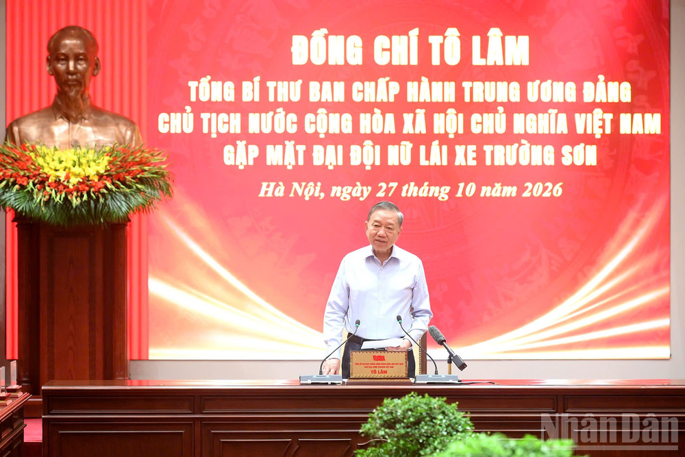 Tổng Bí thư, Chủ tịch nước Tô Lâm phát biểu tại cuộc gặp mặt Đại đội nữ lái xe Trường Sơn. (Ảnh: ĐĂNG KHOA)