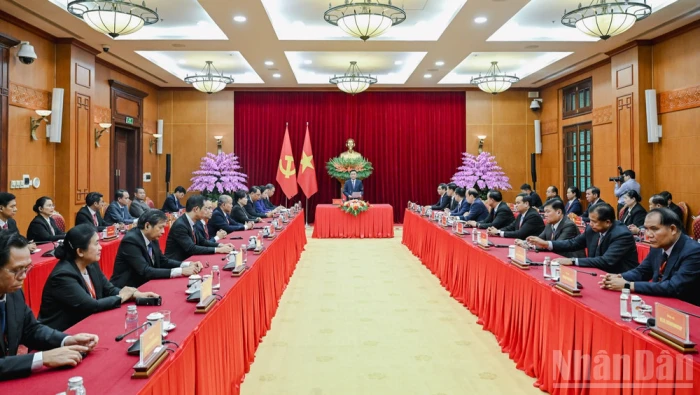Thường trực Ban Bí thư Trần Cẩm Tú tiếp đoàn cán bộ cấp cao Đảng Nhân dân Cách mạng Lào thăm và làm việc tại Việt Nam
