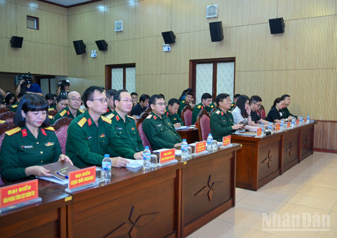 Các đại biểu tham dự họp báo. (Ảnh: THẾ ĐẠI)
