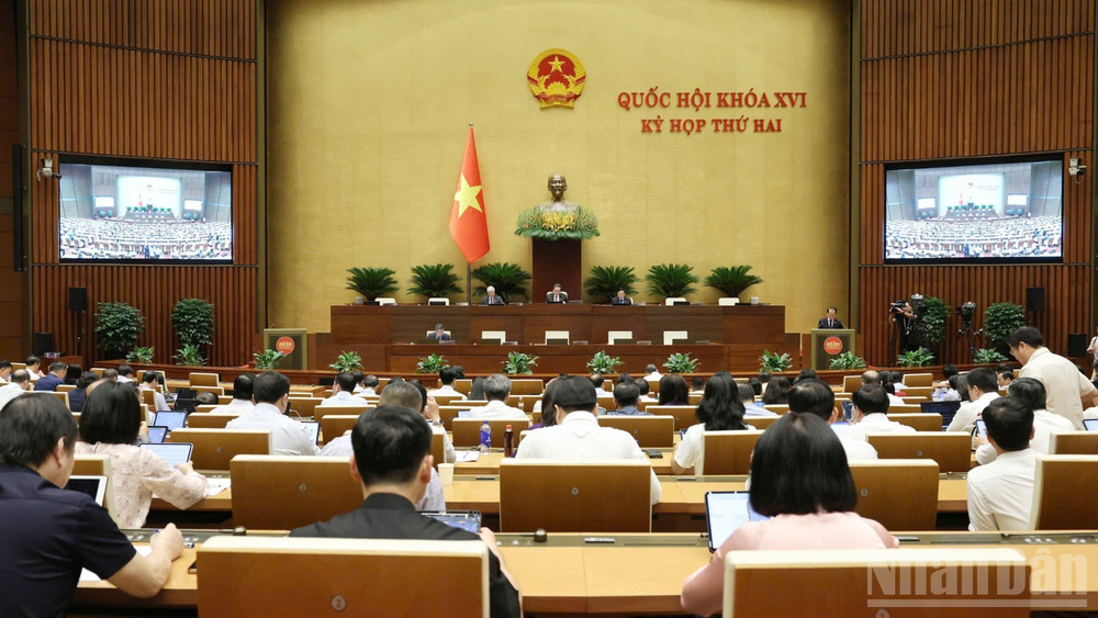 Quốc hội làm việc tại hội trường. (Ảnh: DUY LINH)

