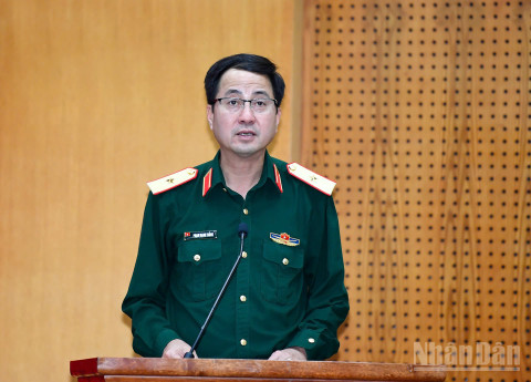 Thiếu tướng Phạm Mạnh Thắng báo cáo tại Lễ trao quyết định. (Ảnh: THẾ ĐẠI)
