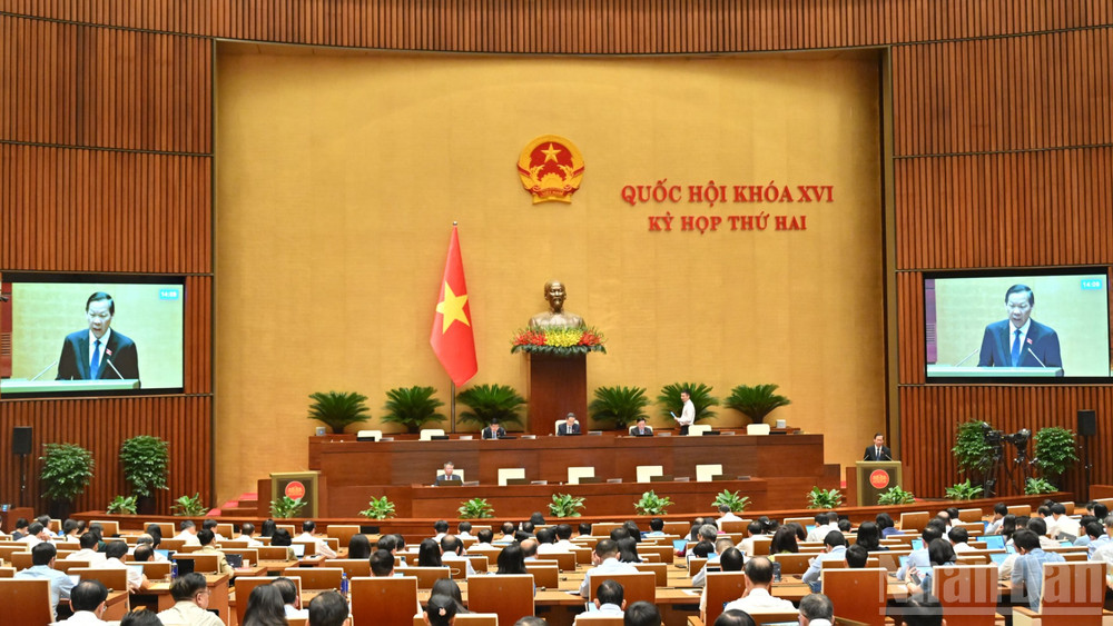 Quốc hội làm việc tại hội trường. (Ảnh: DUY LINH)