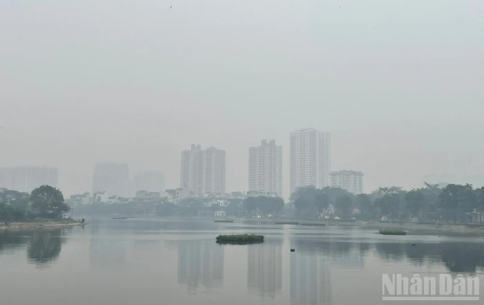 Thời tiết ngày 15/10: Bắc Bộ ngày nắng, sáng có sương mù nhẹ; Nam Bộ có mưa rào và dông