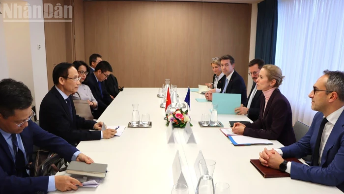 Bộ trưởng Ngoại giao Lê Hoài Trung gặp Đại diện cấp cao EU về Chính sách Đối ngoại và An ninh Kaja Kallas