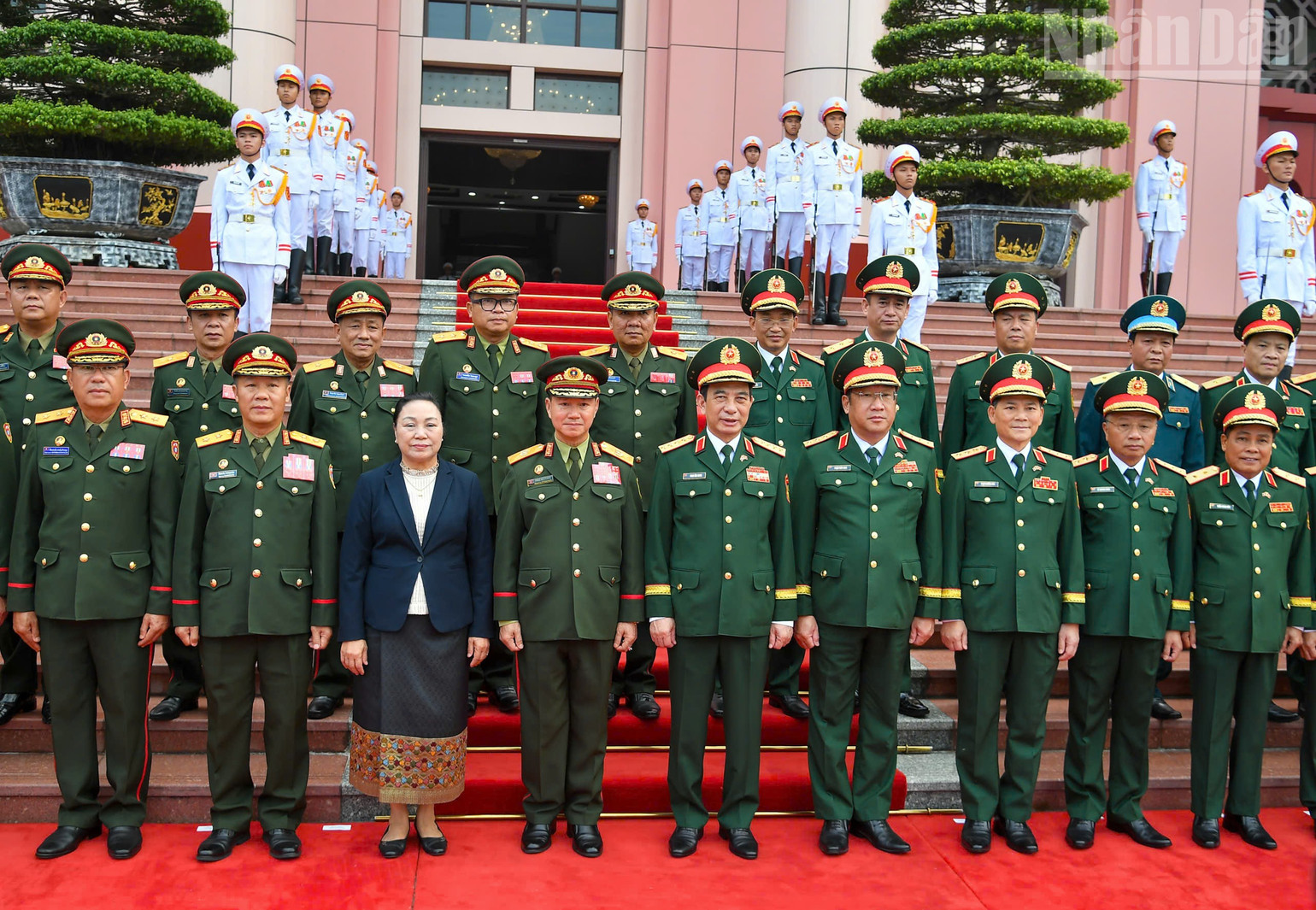 Hai đoàn chụp ảnh chung.
