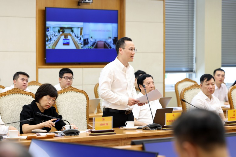 Lãnh đạo các bộ, ngành, địa phương phát biểu tại phiên họp - Ảnh: chinhphu.vn/Đức Tuân