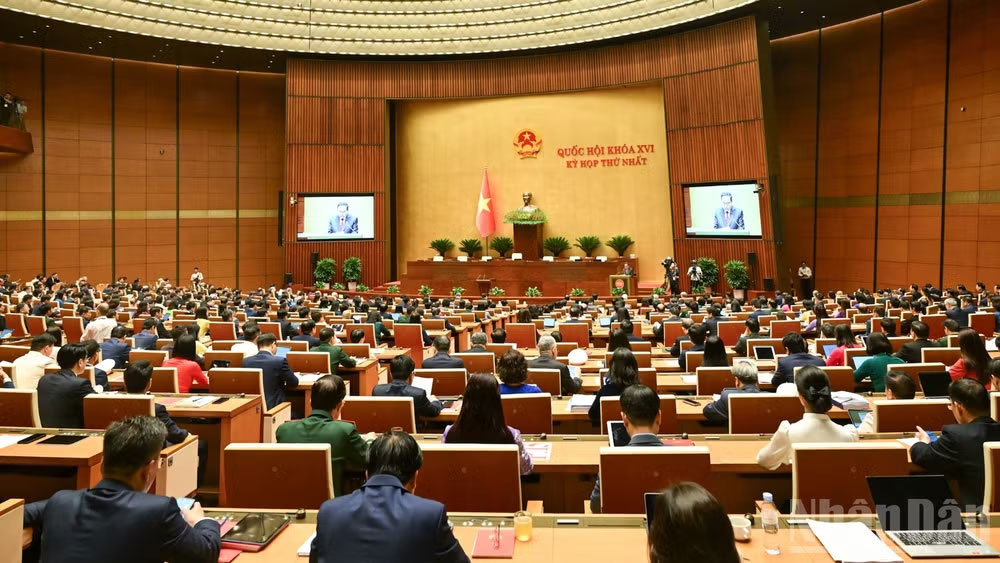 Quang cảnh một phiên họp toàn thể ở hội trường tại Kỳ họp thứ nhất, Quốc hội khóa XVI. (Ảnh: DUY LINH)