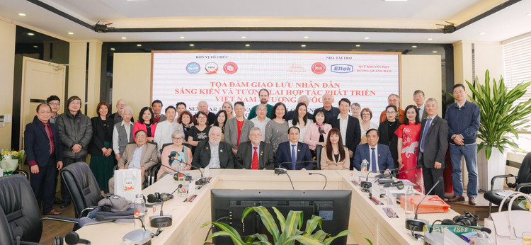 Hội hữu nghị Việt Nam-Bỉ thường xuyên tổ chức tọa đàm giao lưu nhân dân, góp phần thúc đẩy quan hệ hữu nghị, hợp tác nhiều mặt giữa nhân dân hai nước. (Ảnh: Hội hữu nghị Việt Nam-Bỉ cung cấp)
