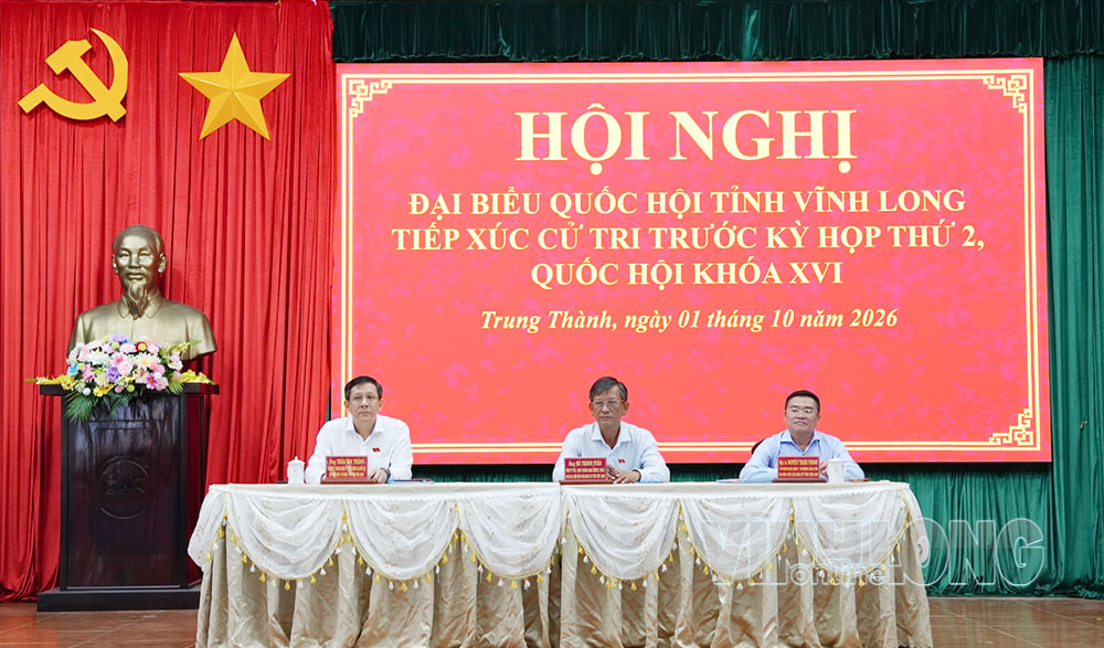 ĐBQH Đơn vị bầu cử số 1 tiếp xúc cử tri xã Trung Thành. Ảnh: HẢI YẾN