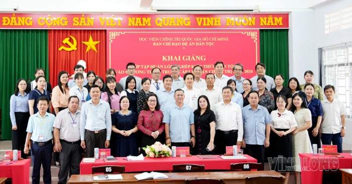 Tập huấn lồng ghép kiến thức dân tộc vào chương trình trung cấp lý luận chính trị