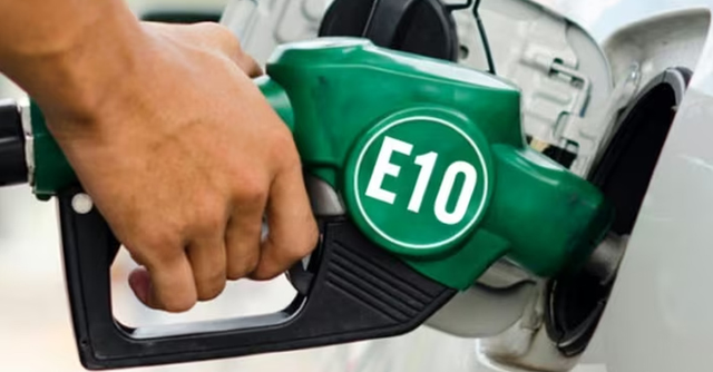 Giá xăng E10 giảm mạnh về ngưỡng 25.000 đồng/lít.

ẢNH: BCT

