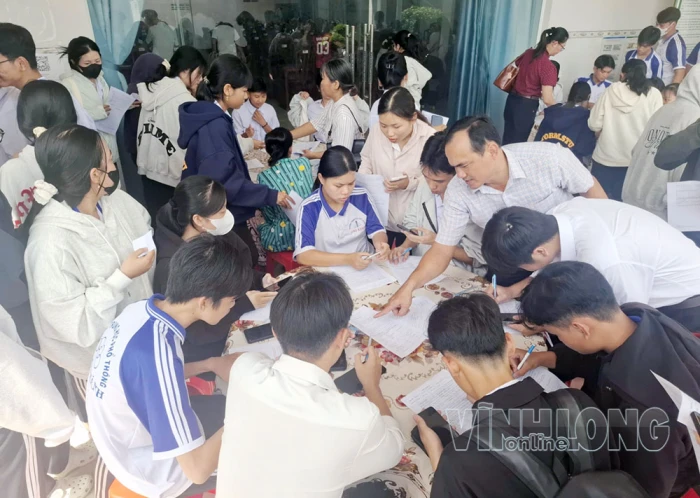 250 học sinh, người lao động tham gia phiên giao dịch việc làm tại xã Long Thành