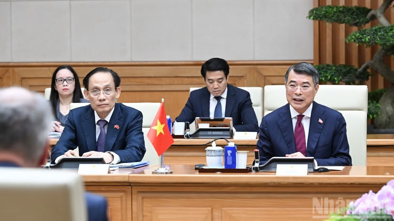 Thủ tướng Chính phủ Lê Minh Hưng phát biểu ý kiến tại cuộc hội kiến. (Ảnh: TRẦN HẢI)