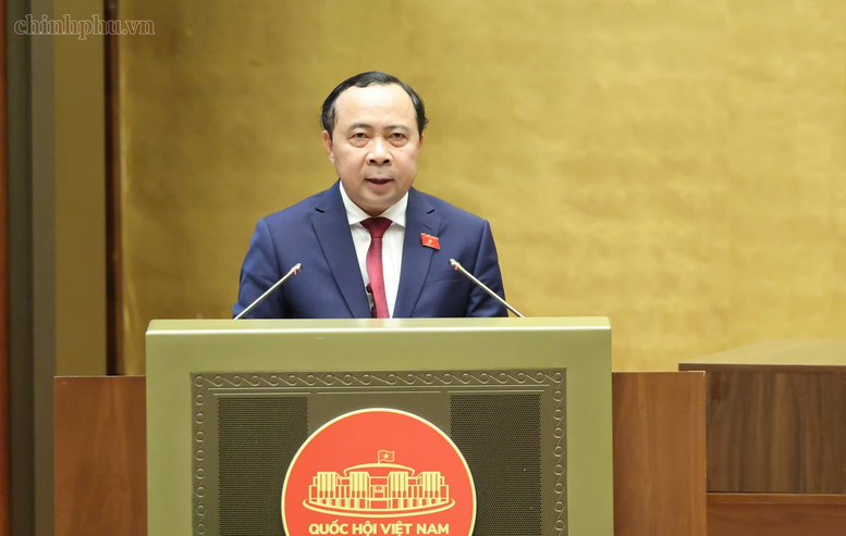Bộ trưởng Bộ Khoa học và Công nghệ Vũ Hải Quân trình bày Tờ trình dự án Luật - Ảnh: chinhphu.vn/Nhật Bắc