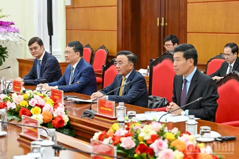 Đồng chí Trần Cẩm Tú khẳng định Đảng và Nhà nước Việt Nam luôn dành ưu tiên cao nhất cho quan hệ với Lào. (Ảnh: THỦY NGUYÊN)