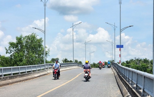 Quê hương Nam Kỳ khởi nghĩa đang chuyển mình đổi mới từng ngày. 

