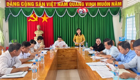 Đoàn khảo sát làm việc với xã Mỹ Hoà và Đông Thạnh.
 