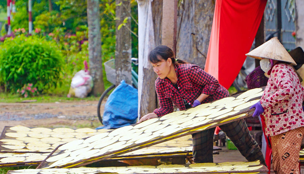 Người dân địa phương có thêm việc làm, ổn định cuộc sống.