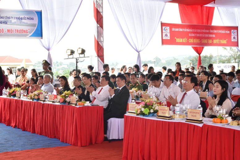 Phó Thủ tướng Hồ Đức Phớc dự Lễ khởi công dự án đầu tư xây dựng Trường Phổ thông nội trú liên cấp tiểu học và trung học cơ sở Thuận An, tỉnh Lâm Đồng - Ảnh: VGP/Trần Mạnh