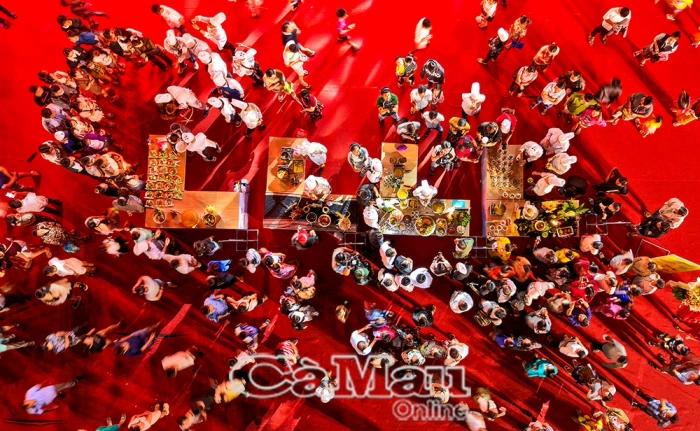 Khai mạc Quảng diễn các món ngon từ cua Cà Mau kết hợp đặc sản 34 tỉnh, thành phố