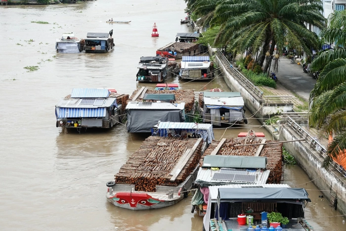 Độc đáo chợ nổi trên sông Cái Côn ở miền Tây: Không bán trái cây
