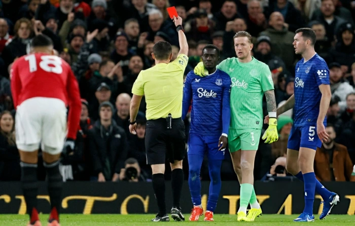 Hơn người vẫn thua, Man Utd ôm hận trước Everton ngay trên sân nhà