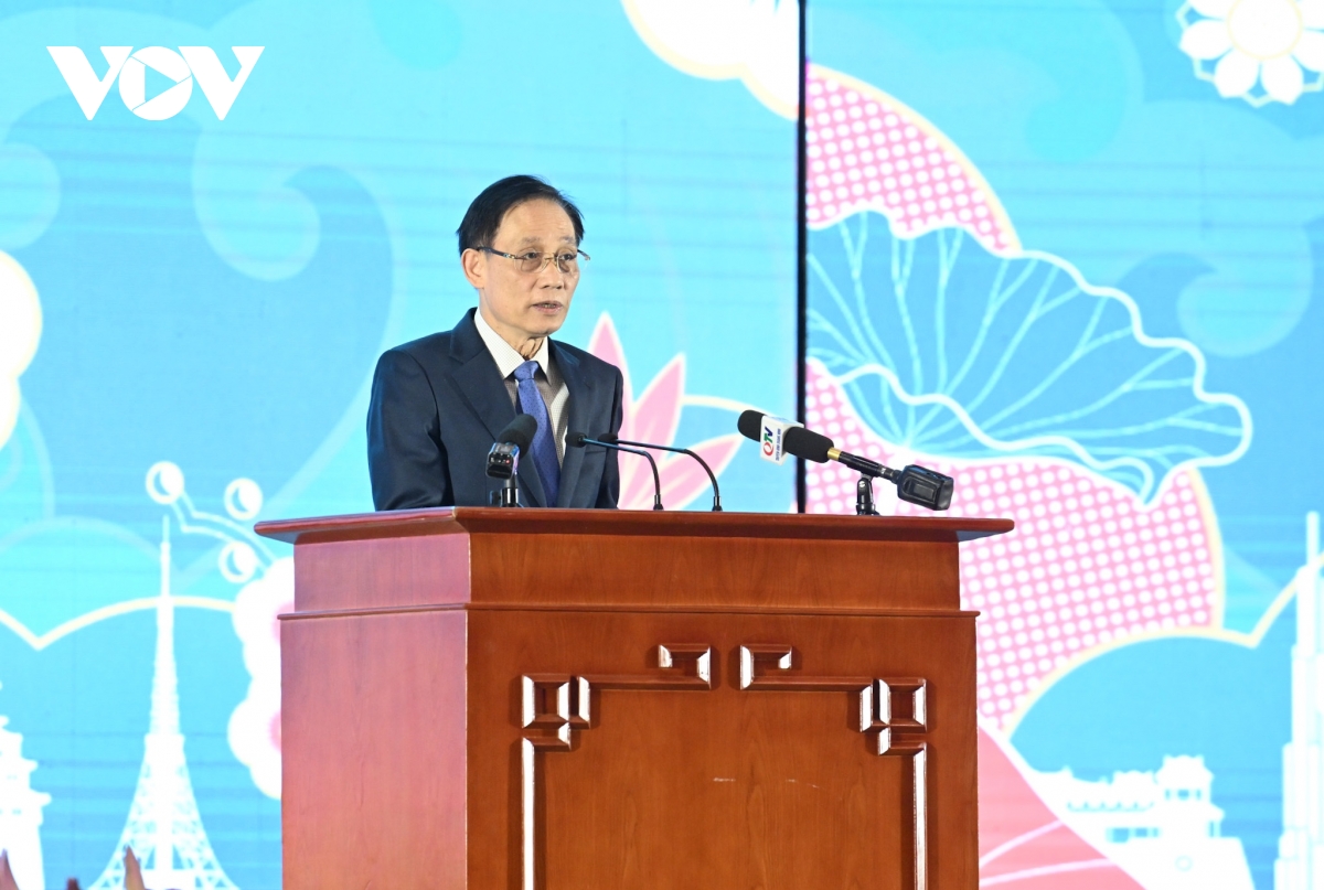 Bí thư Trung ương Đảng, Bộ trưởng Bộ Ngoại giao Lê Hoài Trung phát biểu tại diễn đàn.