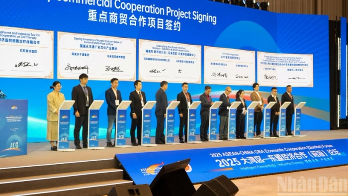 Hợp tác kinh tế ASEAN-Trung Quốc bước vào giai đoạn phát triển mới