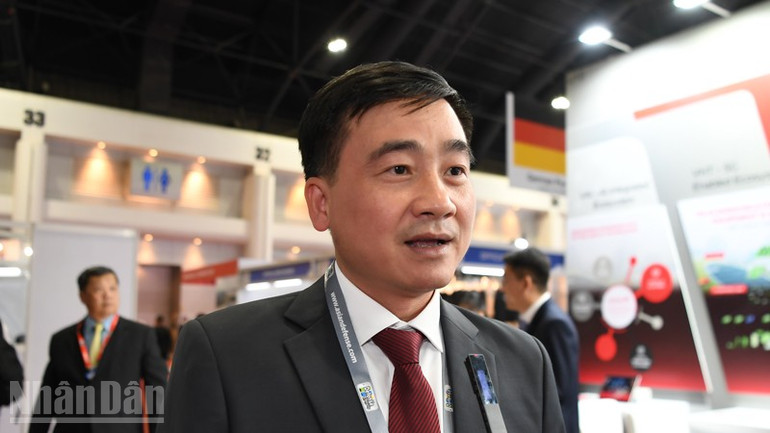 Phó Tổng Giám đốc phụ trách kinh doanh Viettel Manufacturing Tăng Trường Sơn. (Ảnh: MINH THẮNG)