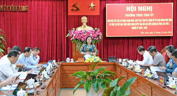 Phó Bí thư Thường trực Tỉnh ủy- Hồ Thị Hoàng Yến nhấn mạnh, việc cụ thể hóa nghị quyết đại hội là yêu cầu cấp thiết, là nền tảng thực hiện thắng lợi các mục tiêu, nhiệm vụ.