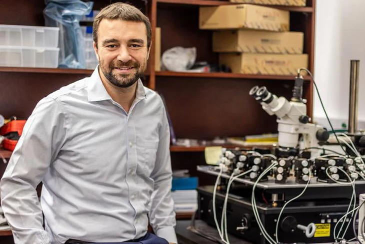 Tiến sĩ Joseph S. Friedman, Phó giáo sư kỹ thuật điện và máy tính, Đại học Texas ở Dallas (UT Dallas) - Ảnh: UT Dallas

