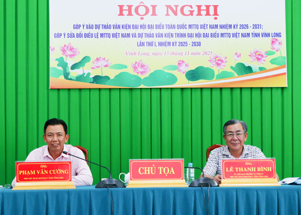 Ban Thường trực Ủy ban MTTQ Việt Nam tỉnh Vĩnh Long chủ trì hội nghị. Ảnh: SƠN TUYỂN