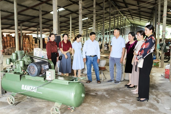 Nghiệm thu đề án “Hỗ trợ ứng dụng máy móc, thiết bị tiên tiến vào sản xuất gốm”