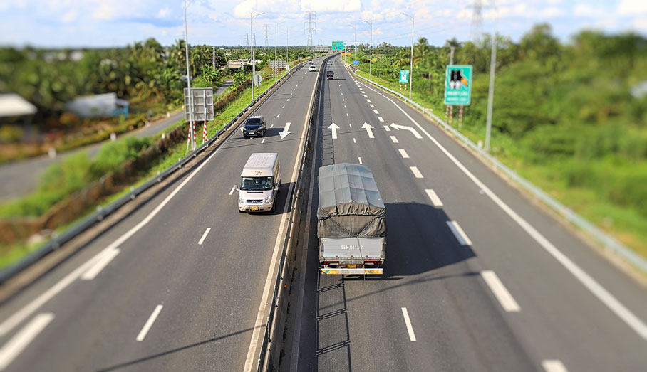 Sở Nông nghiệp và Môi trường chủ trì, phối hợp với các sở, ban, ngành và địa phương tham mưu UBND tỉnh về việc hỗ trợ cung cấp nguồn cát đắp nền đường để phục vụ cho các dự án theo chỉ đạo của Thủ tướng Chính phủ (ảnh minh họa).