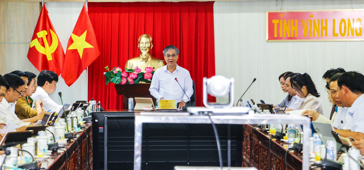 Đồng chí Châu Văn Hòa- Tỉnh ủy viên, Phó Chủ tịch UBND tỉnh phát biểu chỉ đạo tại hội nghị.