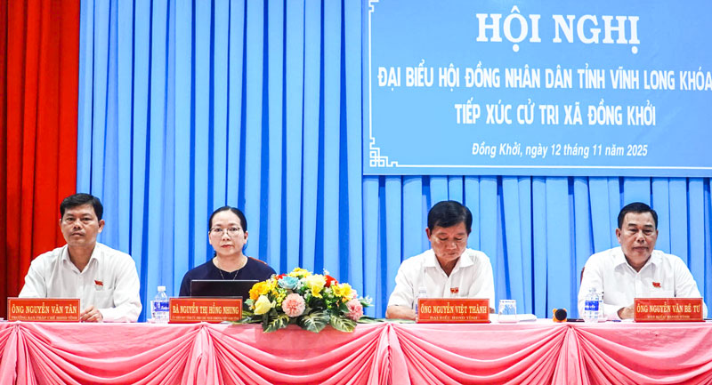  Đại biểu HĐND tỉnh tiếp xúc cử tri tại xã Đồng Khởi.