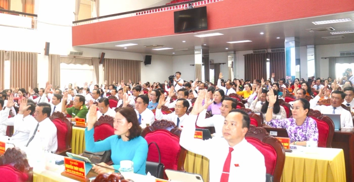 Kỳ họp chuyên đề lần thứ ba, HĐND tỉnh khóa X thông qua nhiều nghị quyết quan trọng