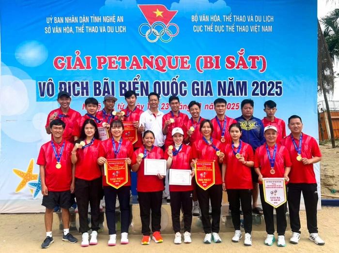 Bi sắt Vĩnh Long nhất toàn đoàn Giải Petanque vô địch bãi biển quốc gia