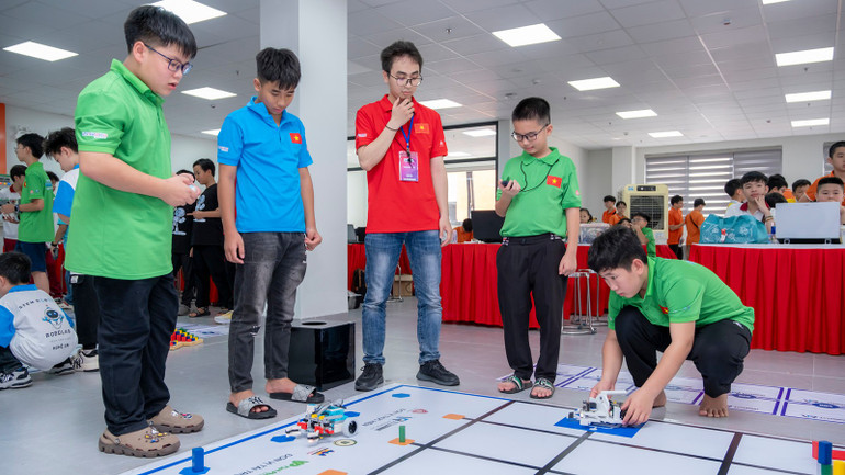 Các đội thi tranh tài tại Vòng chung kết.