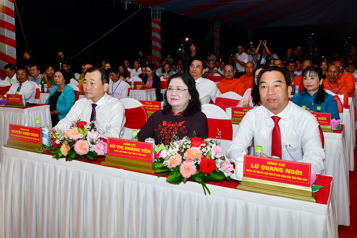 Lãnh đạo tỉnh và đại biểu tham dự Lễ hội.