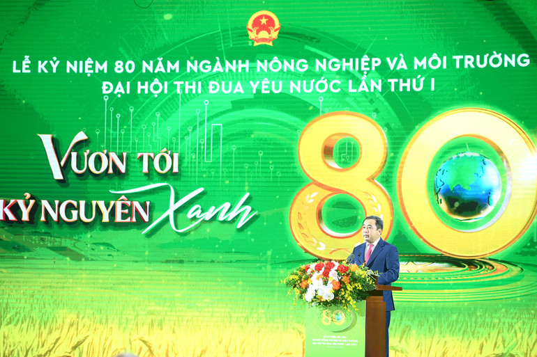 Bộ trưởng Nông nghiệp và Môi trường Trần Đức Thắng trình bày diễn văn tại lễ kỷ niệm. (Ảnh: ĐĂNG KHOA)
