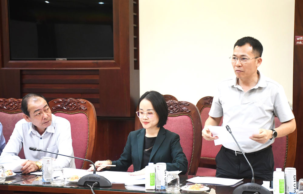 Đại diện lãnh đạo Công ty Cổ phần Xuất nhập khẩu Bến Tre nêu ý tưởng tổ chức hội thảo.