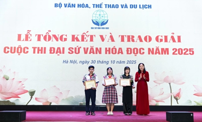 Em Trần Đình Khôi xuất sắc giành giải “Đại sứ Văn hóa đọc tiêu biểu”