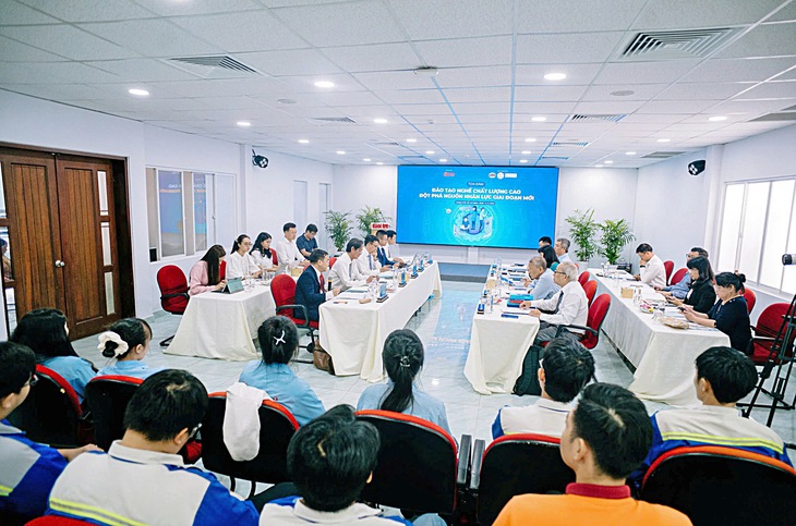 Tọa đàm “Đào tạo nghề chất lượng cao - Đột phá nguồn nhân lực giai đoạn mới” do báo Tuổi Trẻ tổ chức ngày 11-11 - Ảnh: THANH HIỆP

