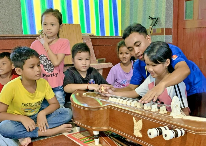 Sơn Lý Quý với tình yêu âm nhạc dân tộc Cha Pây Đong Veng