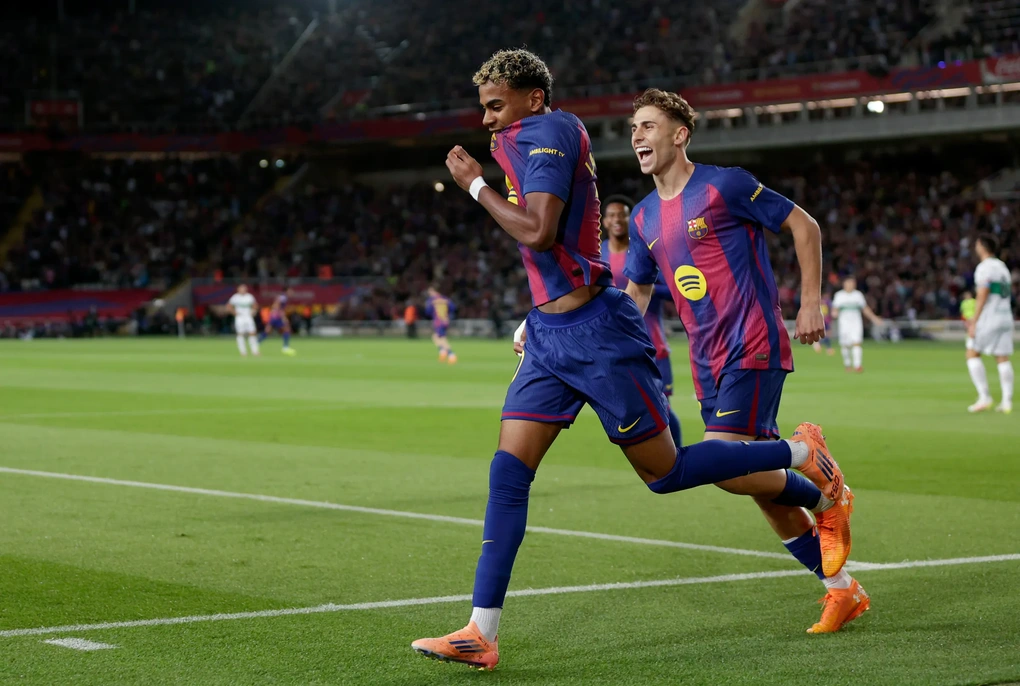 Lamine Yamal mở tỷ số cho Barcelona (Ảnh: Getty).

