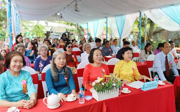 Trường Mầm non tư thục Hoa Sen kỷ niệm 10 năm thành lập