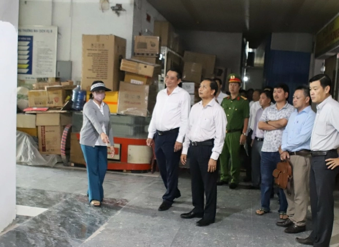 Bí thư Tỉnh ủy- Trần Văn Lâu kiểm tra Khu Thương mại - Dịch vụ B (Vĩnh Long)